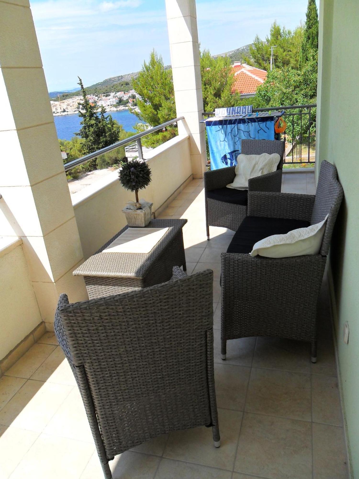 Apartments Maras Примоштен Экстерьер фото