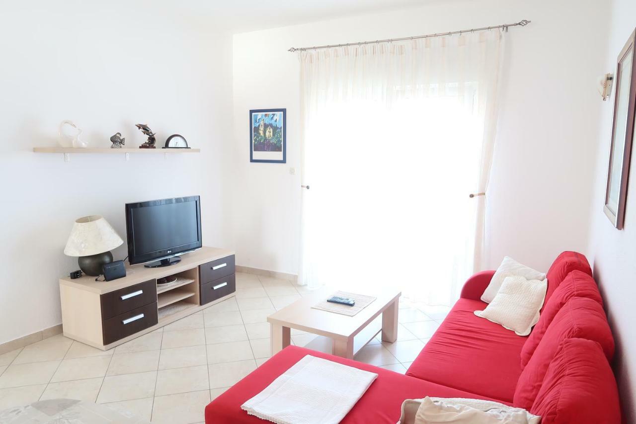 Apartments Maras Примоштен Экстерьер фото