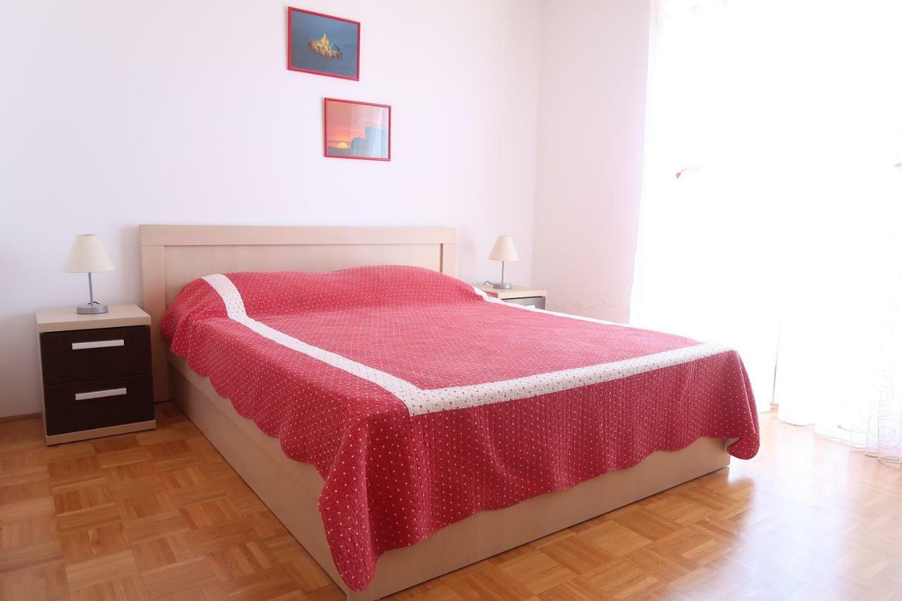 Apartments Maras Примоштен Экстерьер фото