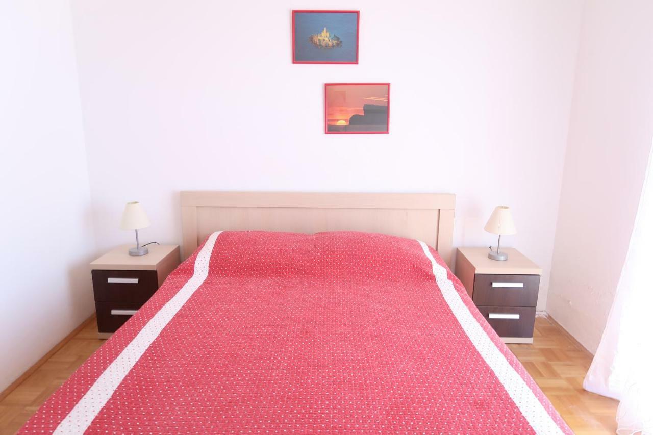 Apartments Maras Примоштен Экстерьер фото